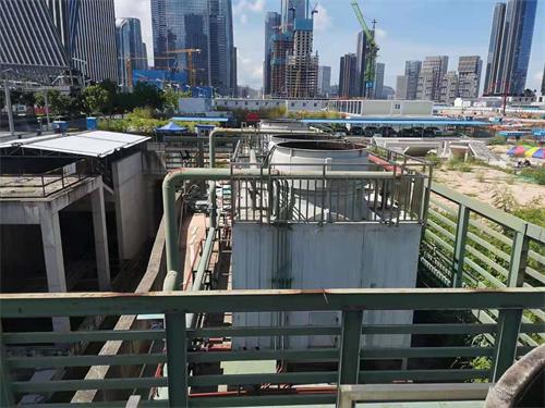 橫流式冷卻塔為何要防白霧？