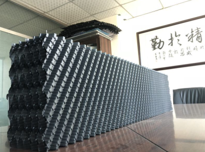 薄如紙的PVC填料居然能站65KG重量的人！